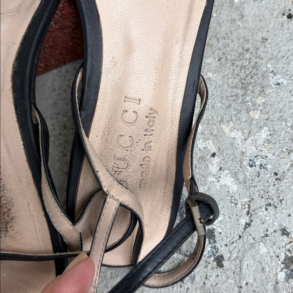 Gucci double G flat leather sandals - Picture 8 of 9
